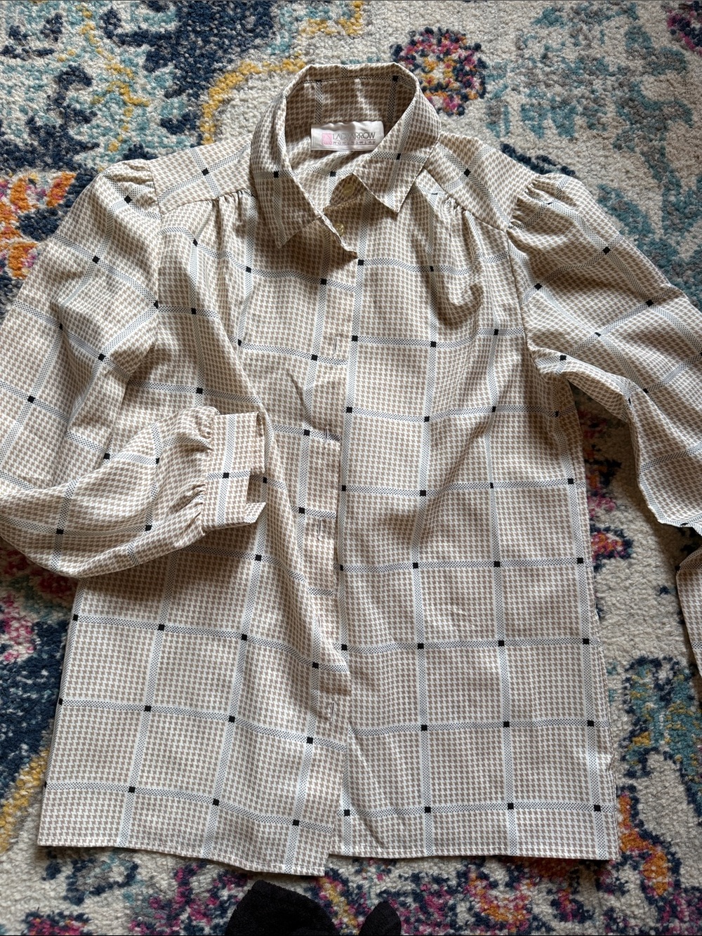 Vintage Lady Arrow lightweight long sleeve blouse